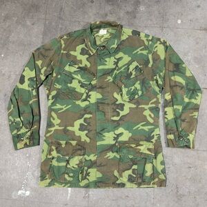 Vtg 70s Original Vietnam Era ERDL Camouflage Poplin Jungle Shirt Sz Medium Long